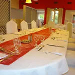 Hotell Causse Comtal Rodez, The Originals Relais