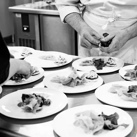 Causse Comtal Rodez, The Originals Relais Hotell