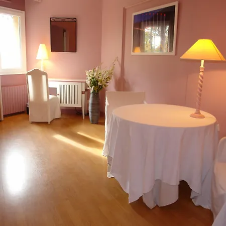 Hotell Causse Comtal Rodez, The Originals Relais 3*