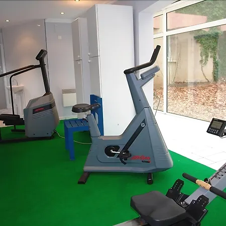 Hotell Causse Comtal Rodez, The Originals Relais 3*