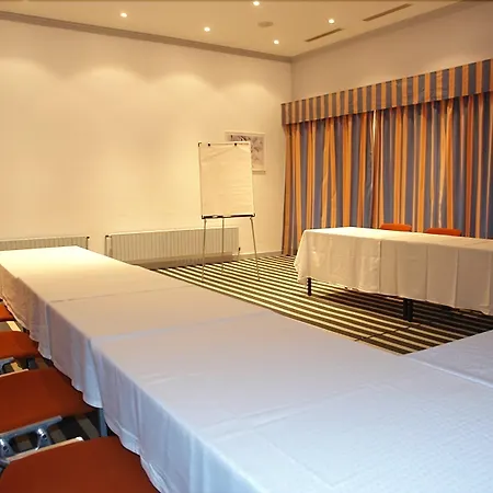 Hotell Causse Comtal Rodez, The Originals Relais Gages-le-Haut