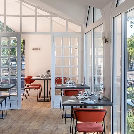 Causse Comtal Rodez, The Originals Relais Hotell