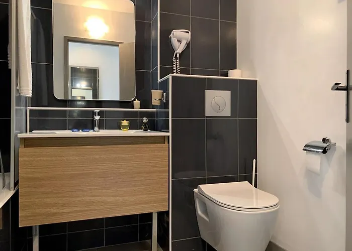 酒店 Causse Comtal Rodez, The Originals Relais 3*